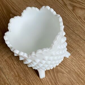 Vintage Fenton Milk Glass Hobnail Egg Shaped 3 Footed Rose Bowl Vase